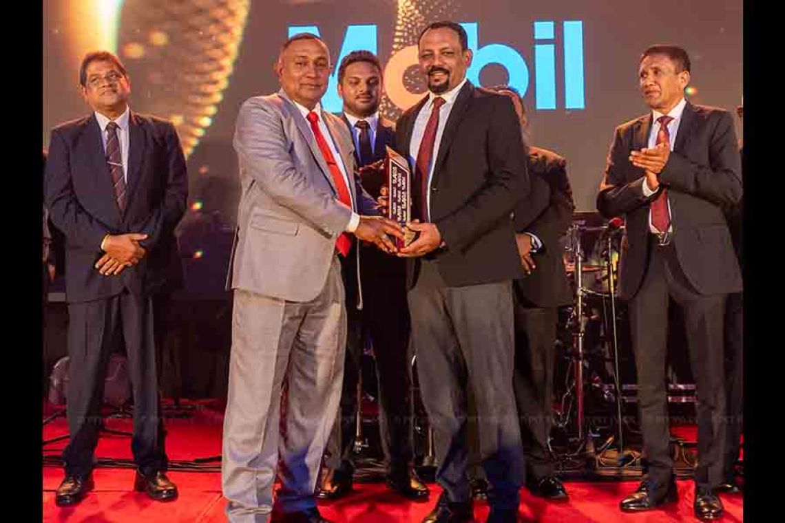 Driving Performance Beyond the Track, Mobil at SLADA 2025